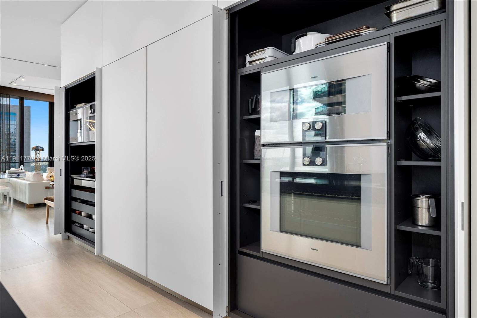 ONE THOUSAND MUSEUM CONDO - Residential