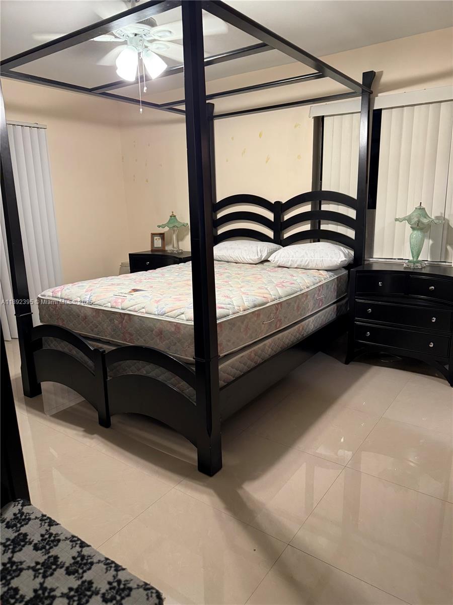 KINGS POINT CAPRI CONDOS - Residential Lease
