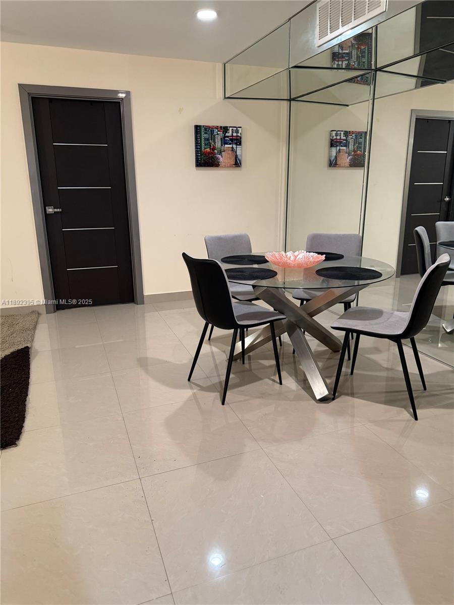 KINGS POINT CAPRI CONDOS - Residential Lease