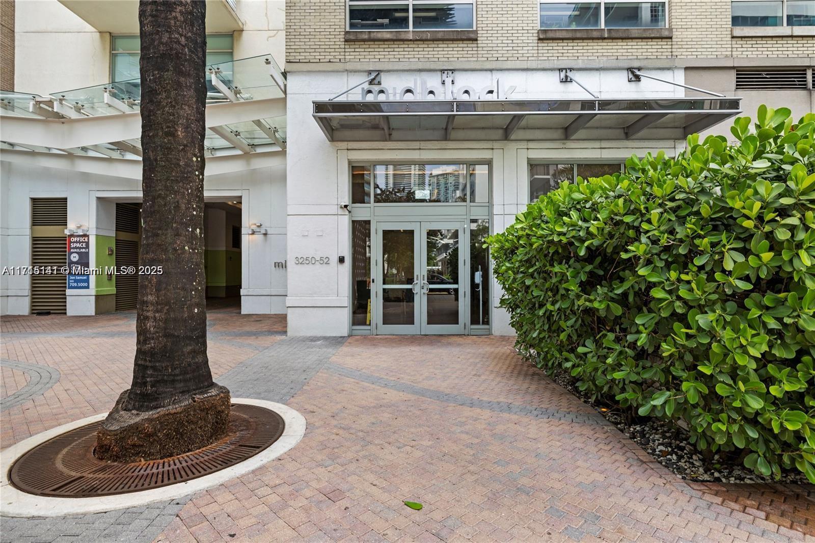 MIDBLOCK MIAMI CONDO - Residential Lease