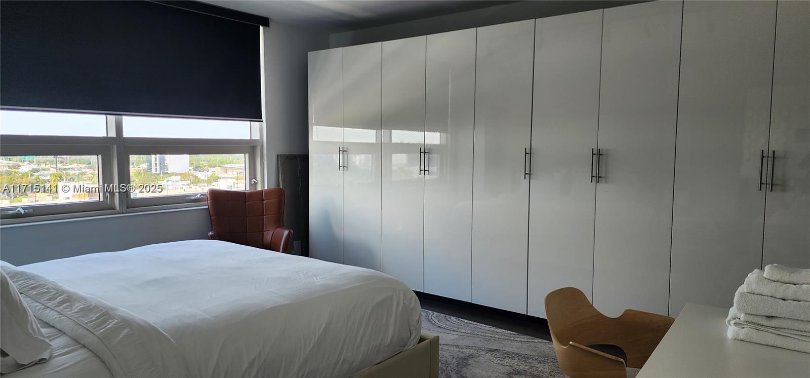 MIDBLOCK MIAMI CONDO - Residential Lease