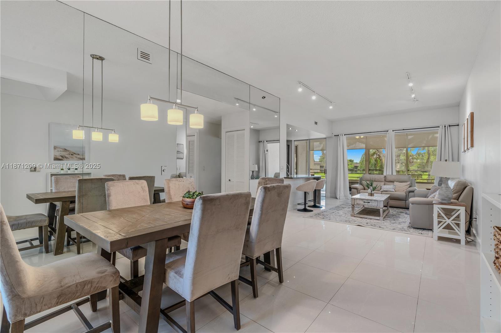 LA PAZ AT BOCA POINTE - Residential Lease