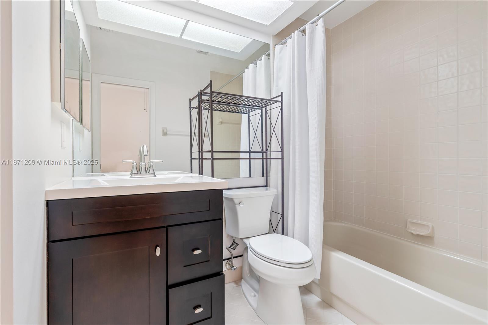 LA PAZ AT BOCA POINTE - Residential Lease