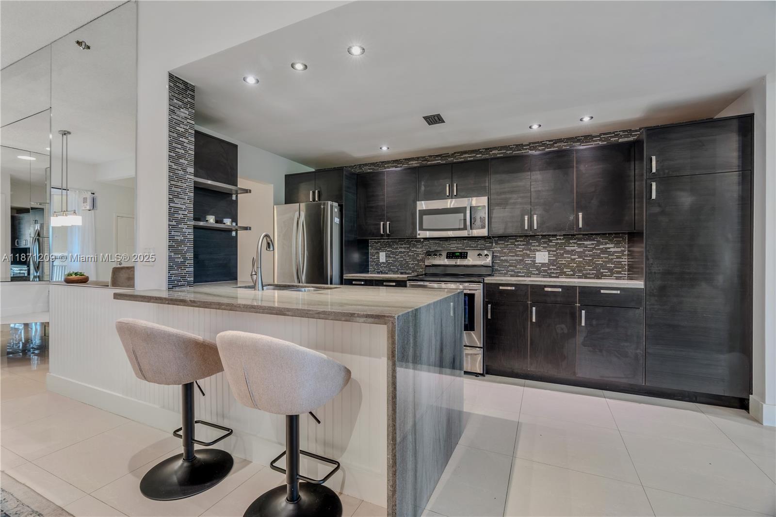 LA PAZ AT BOCA POINTE - Residential Lease