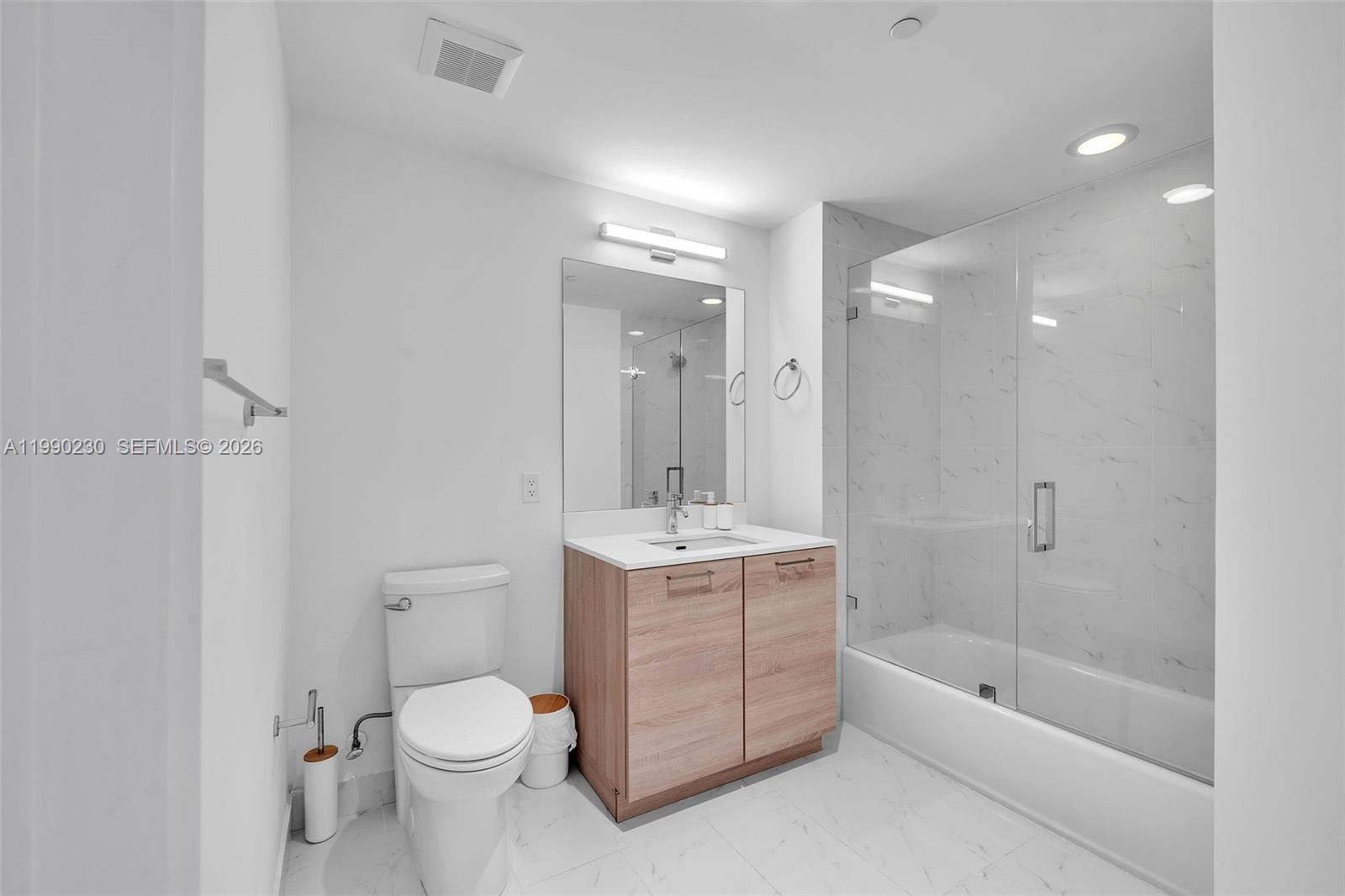 THE HARBOUR NORTH CONDO - Residential