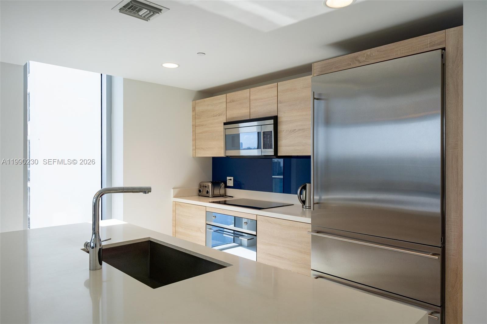 THE HARBOUR NORTH CONDO - Residential