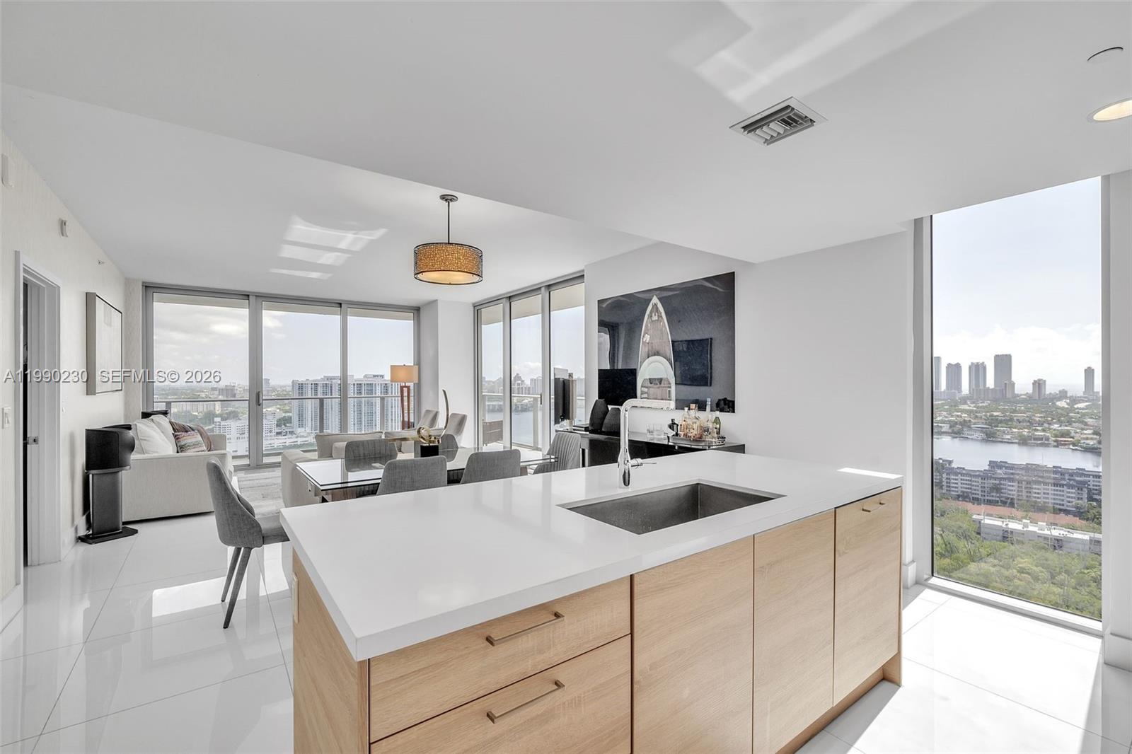 THE HARBOUR NORTH CONDO - Residential