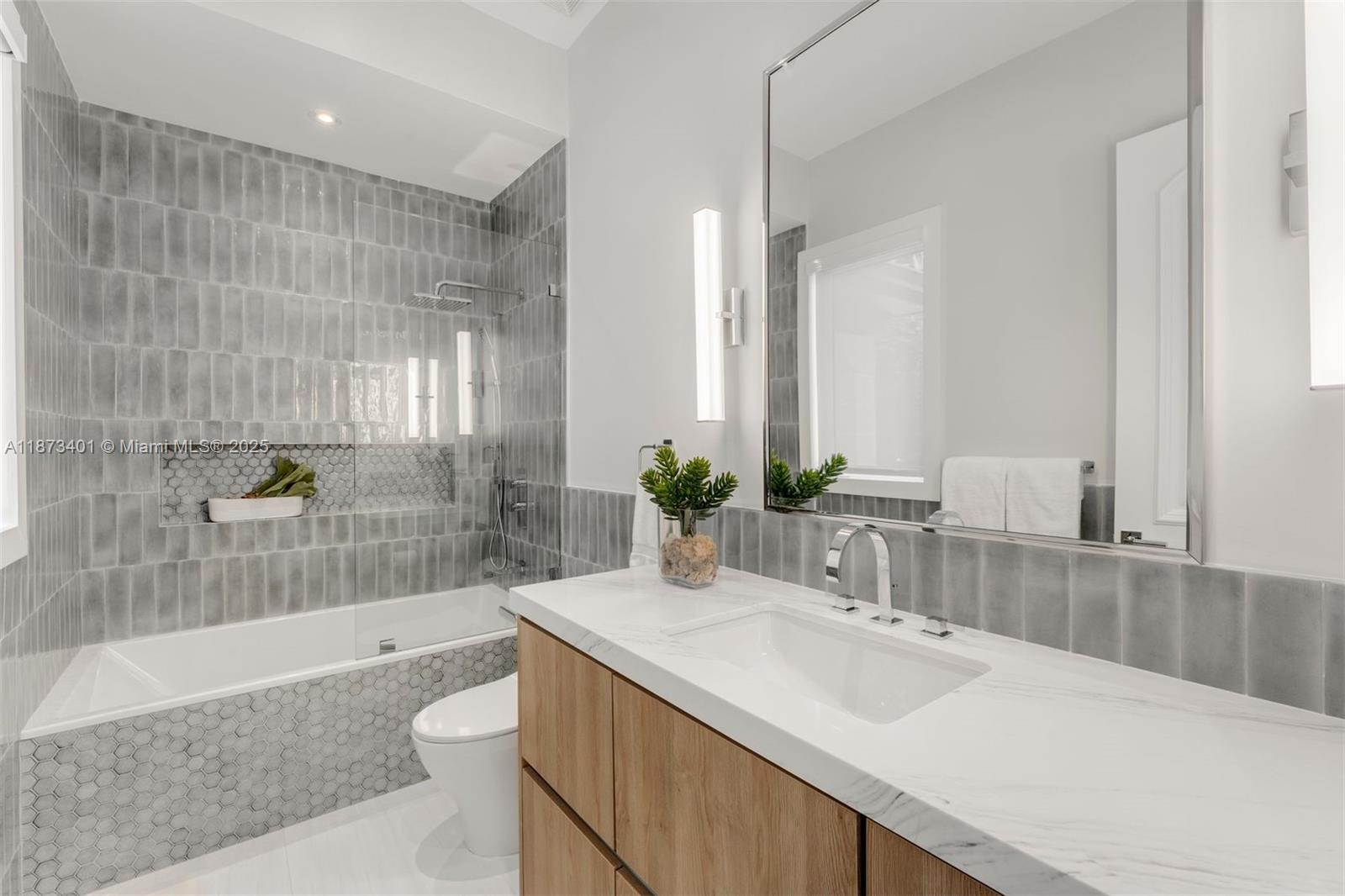 HELMS COUNTRY ESTATES ADD - Residential