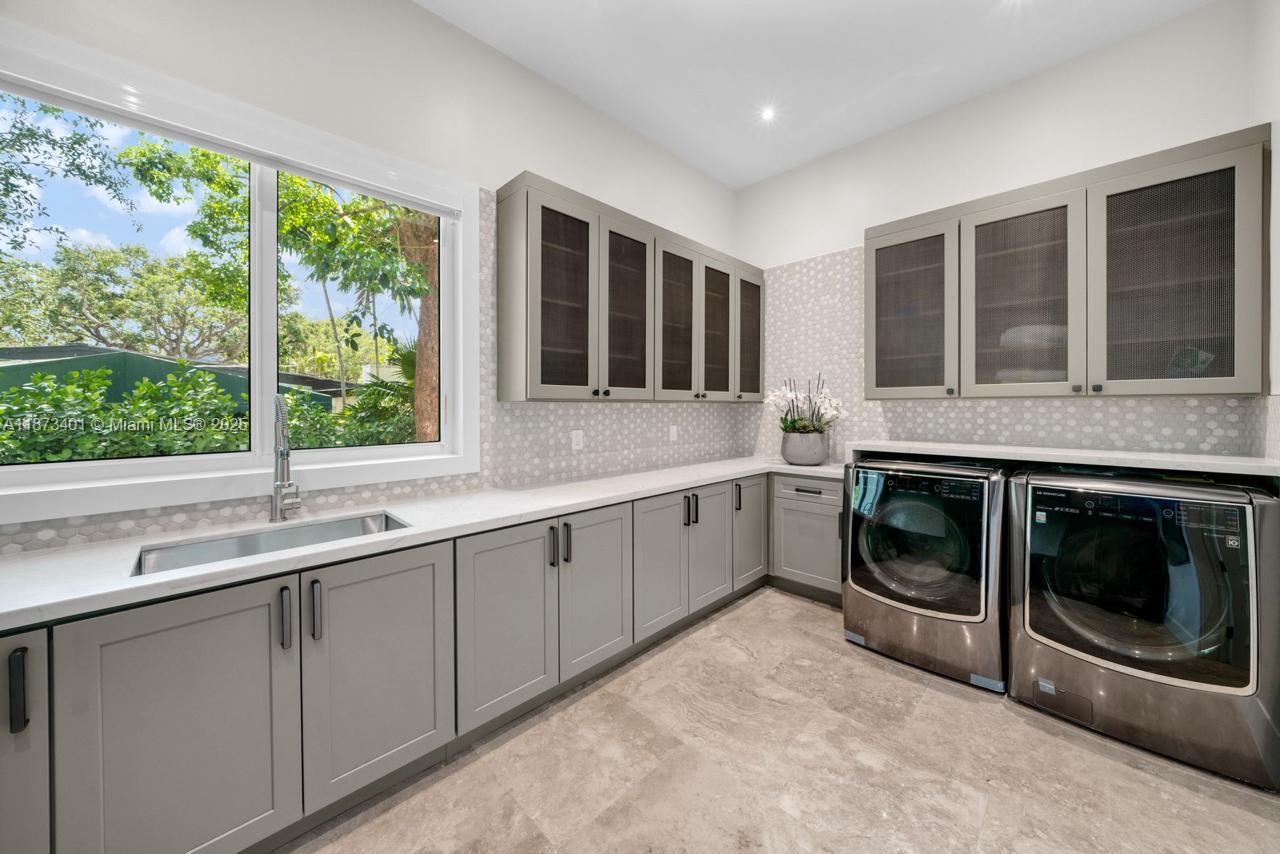 HELMS COUNTRY ESTATES ADD - Residential