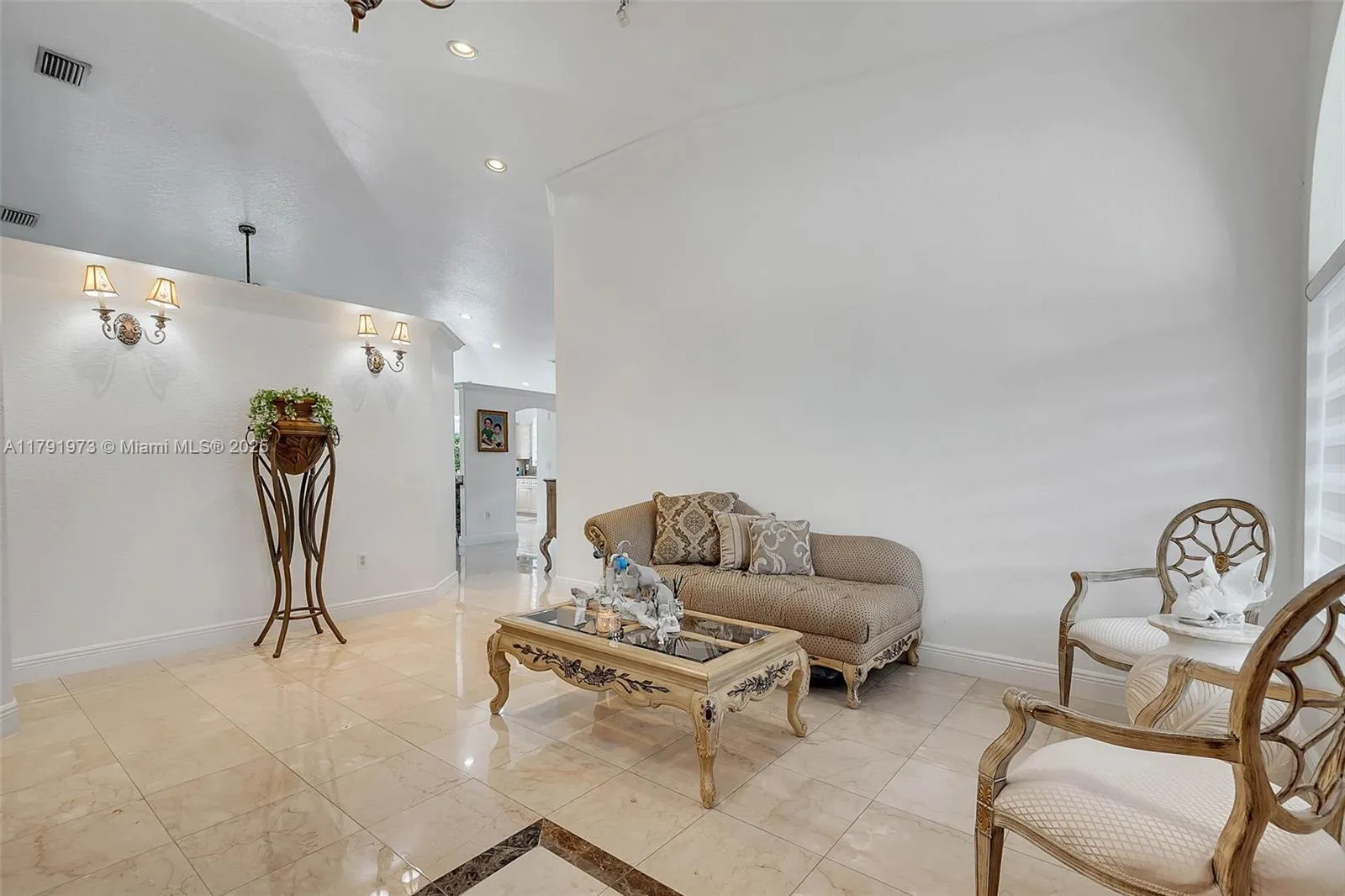 Miami, Florida 33175, United States, 4 Bedrooms Bedrooms, ,3 BathroomsBathrooms,Residential,Active,118006