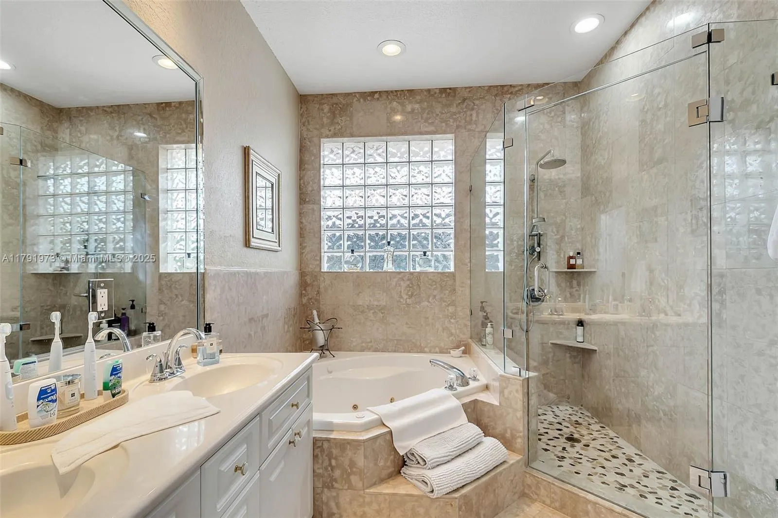 Miami, Florida 33175, United States, 4 Bedrooms Bedrooms, ,3 BathroomsBathrooms,Residential,Active,118006