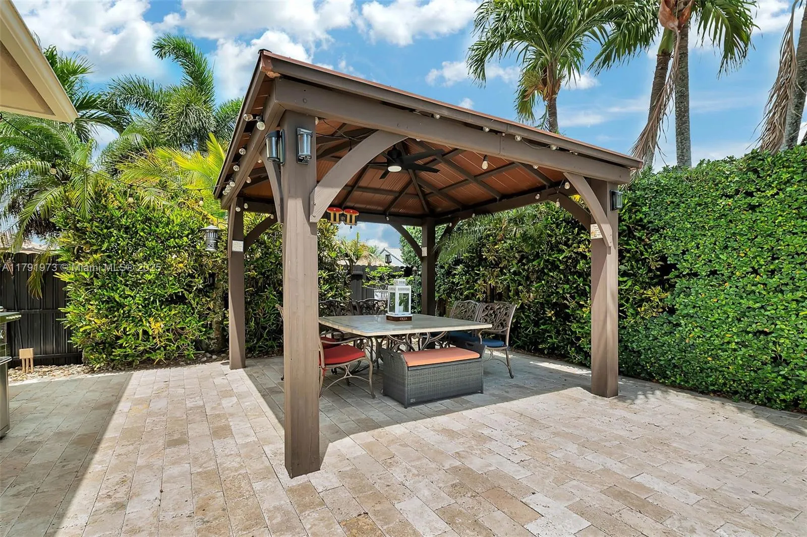 Miami, Florida 33175, United States, 4 Bedrooms Bedrooms, ,3 BathroomsBathrooms,Residential,Active,118006