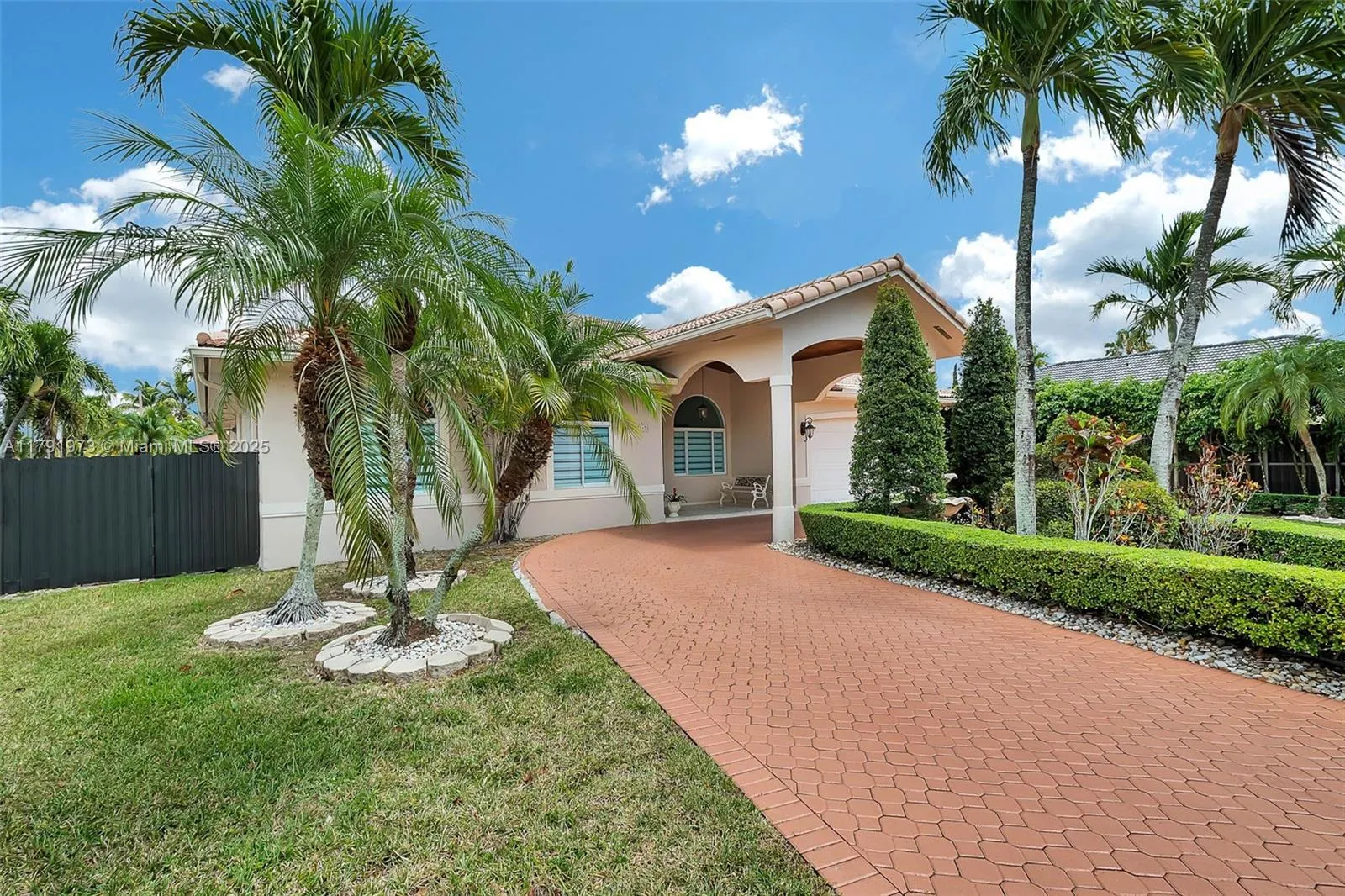 Miami, Florida 33175, United States, 4 Bedrooms Bedrooms, ,3 BathroomsBathrooms,Residential,Active,118006