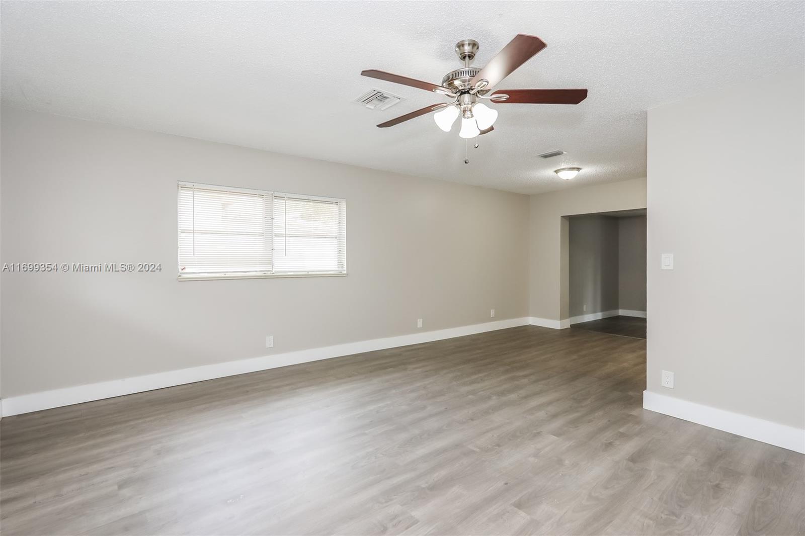 630 SW 50th Ter
