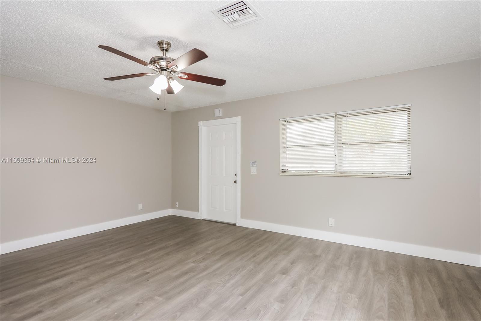 630 SW 50th Ter