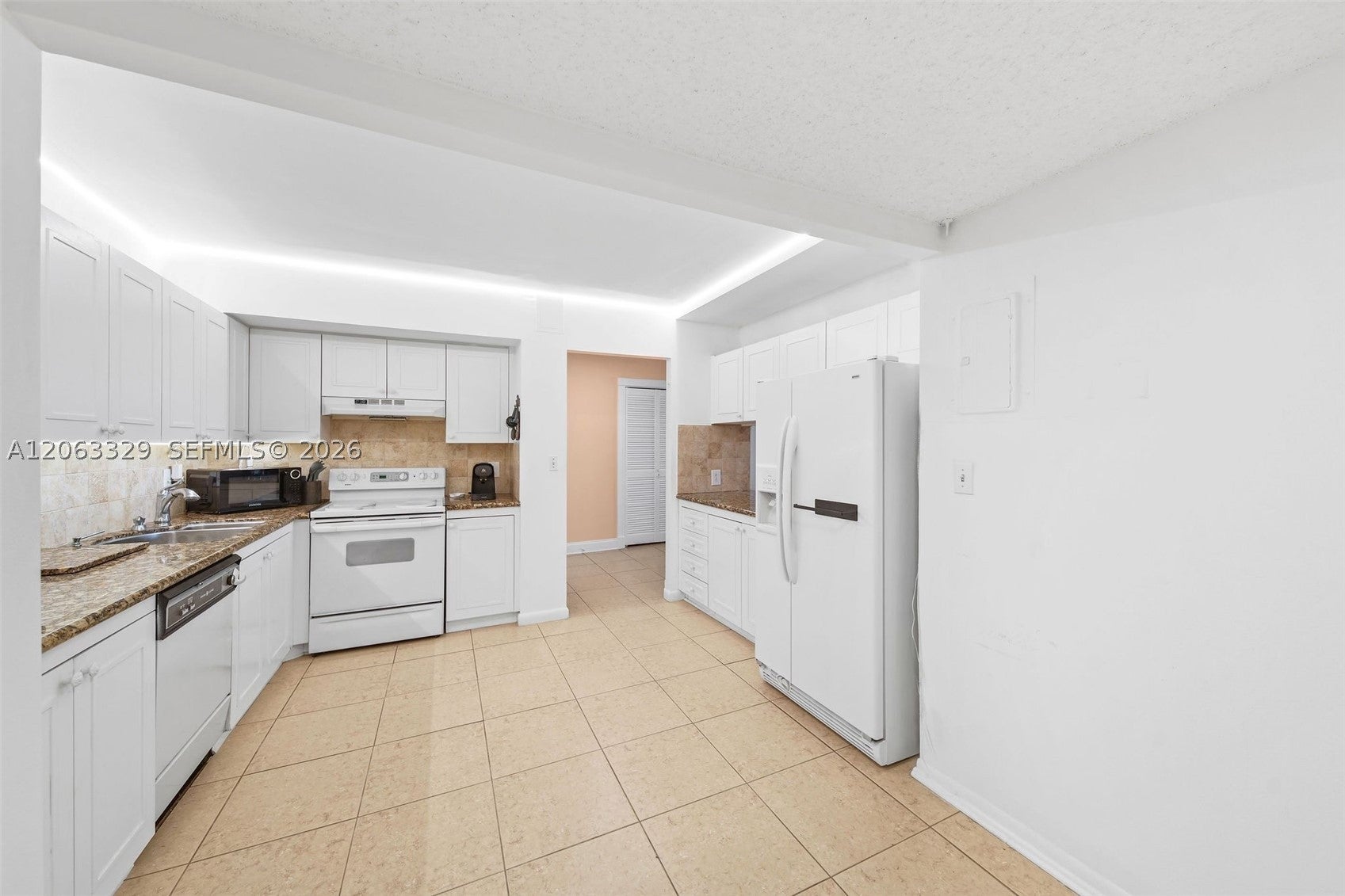 2500 Parkview Dr 812