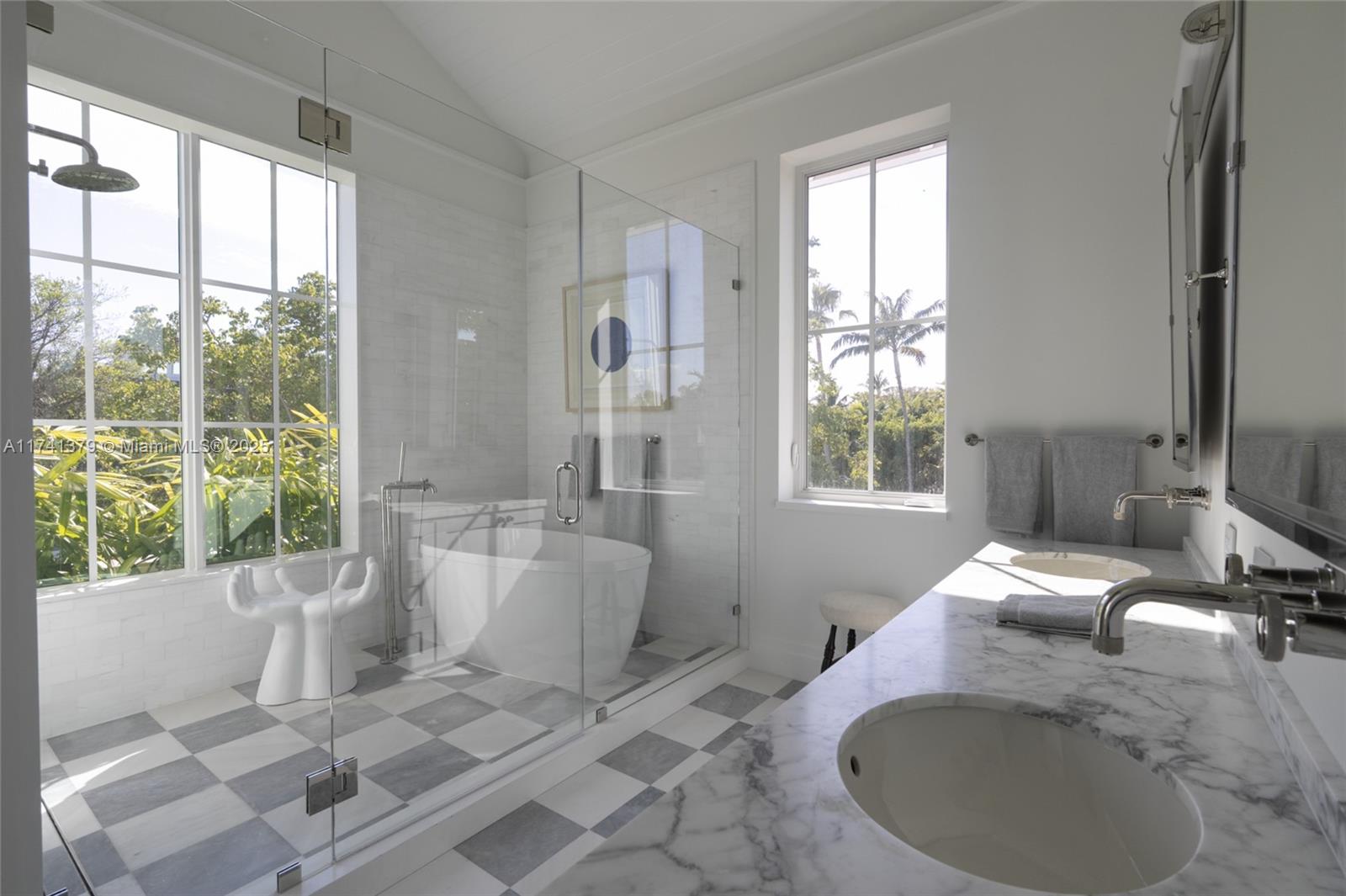 TROPICAL ISLE HOMES SUB 4 - Residential