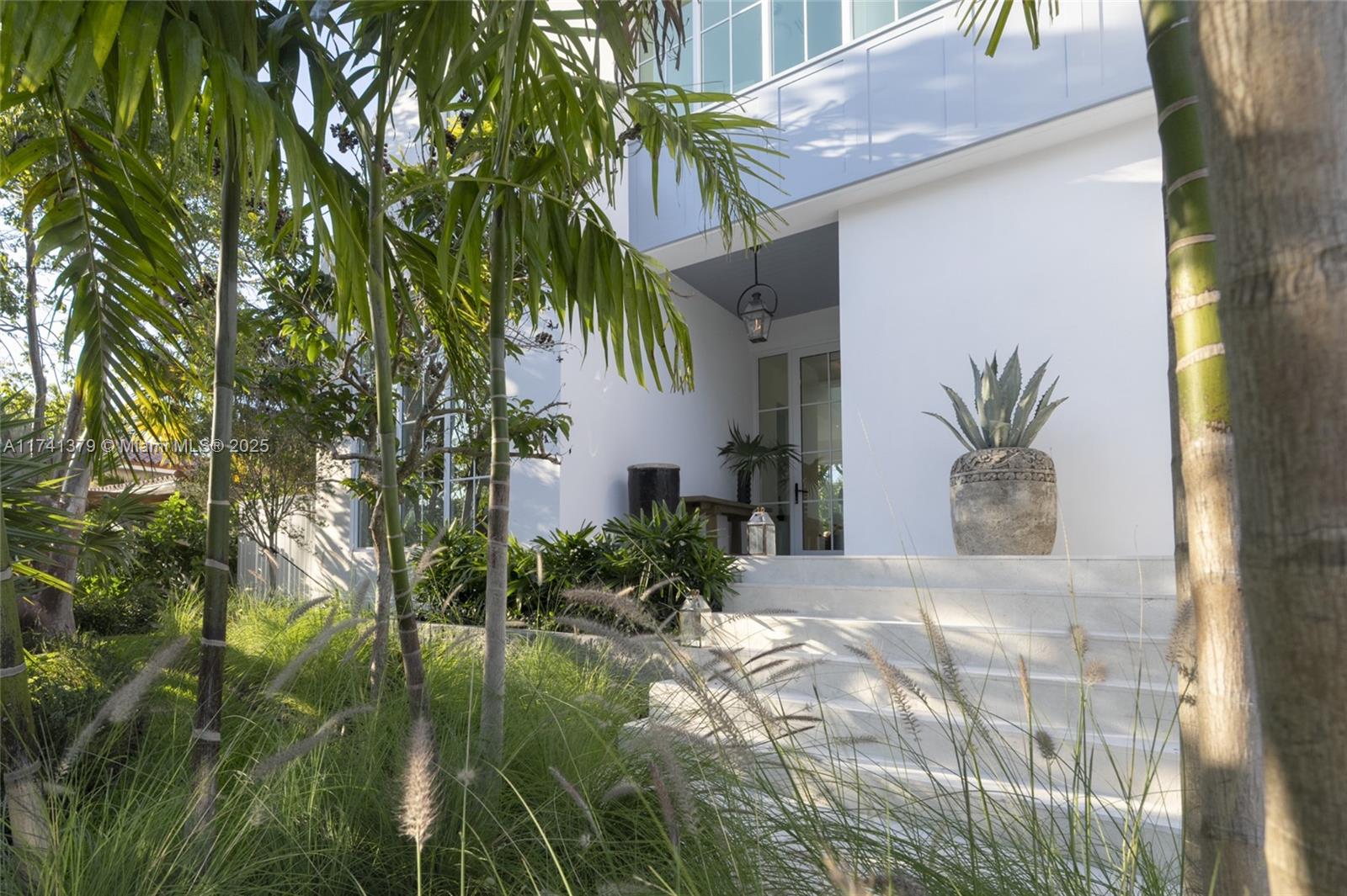 TROPICAL ISLE HOMES SUB 4 - Residential
