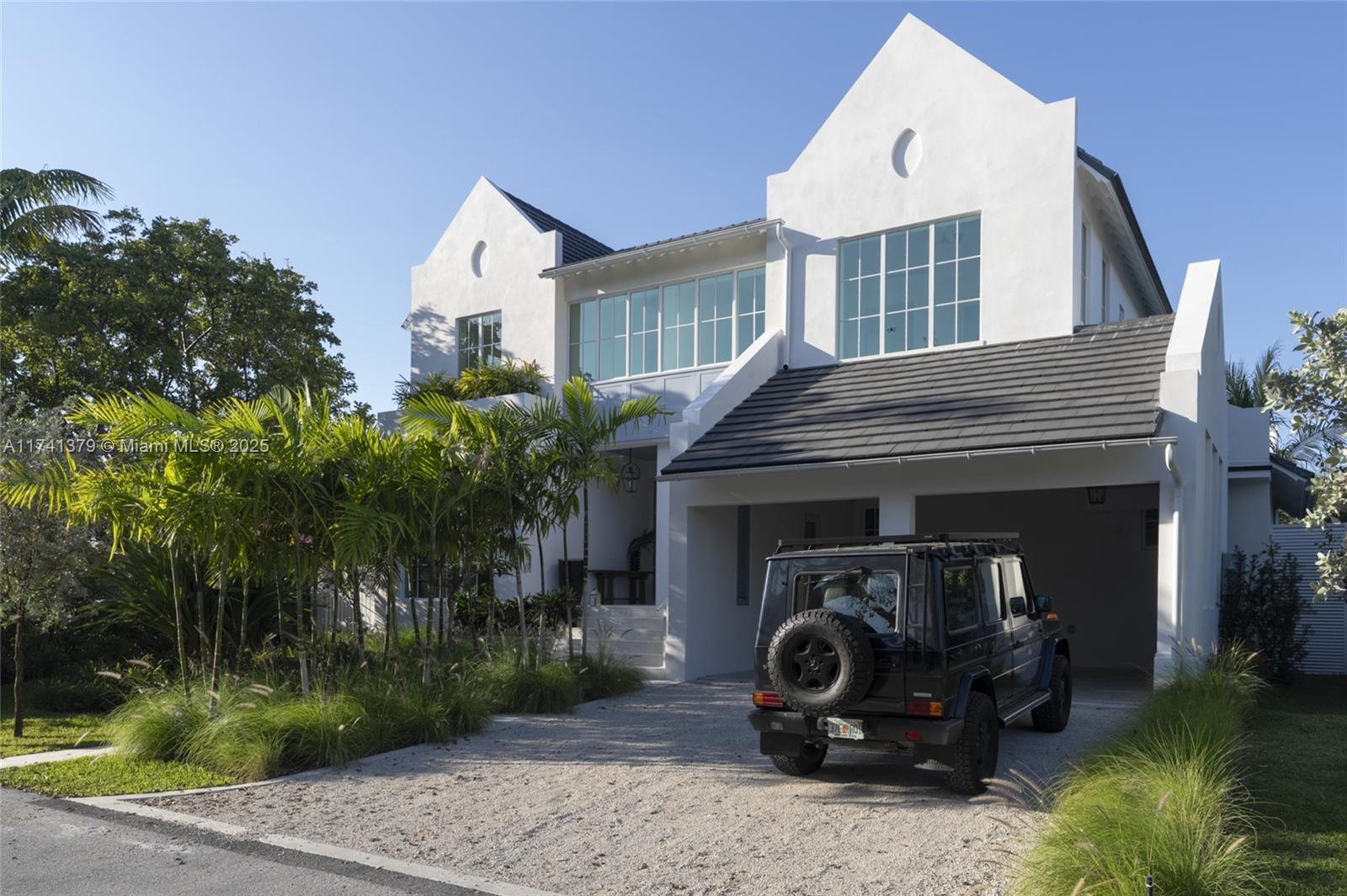 261 Greenwood Dr, Key Biscayne, Miami-Dade County, Florida - 5 Bedrooms  
6 Bathrooms - 