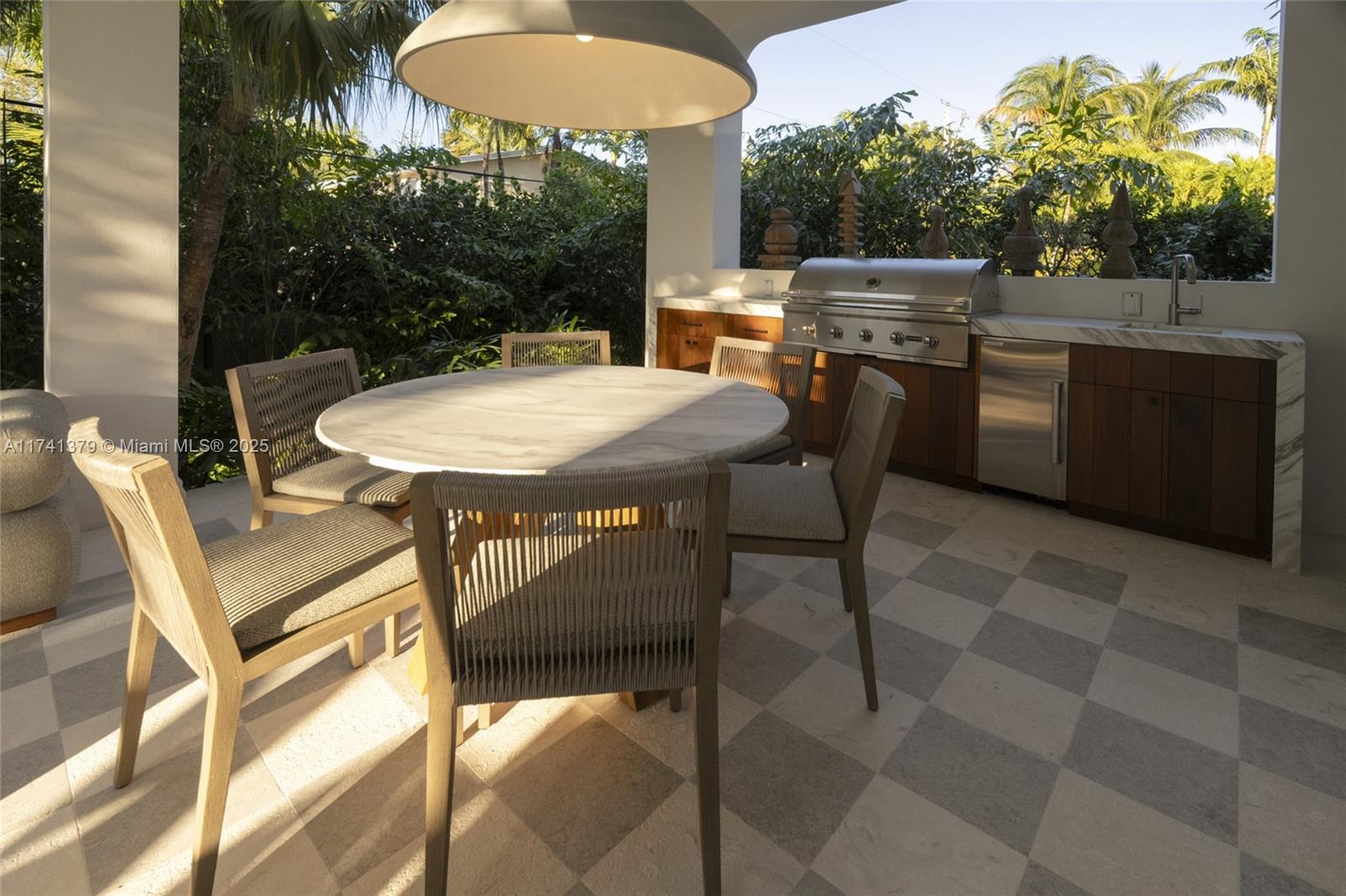 TROPICAL ISLE HOMES SUB 4 - Residential