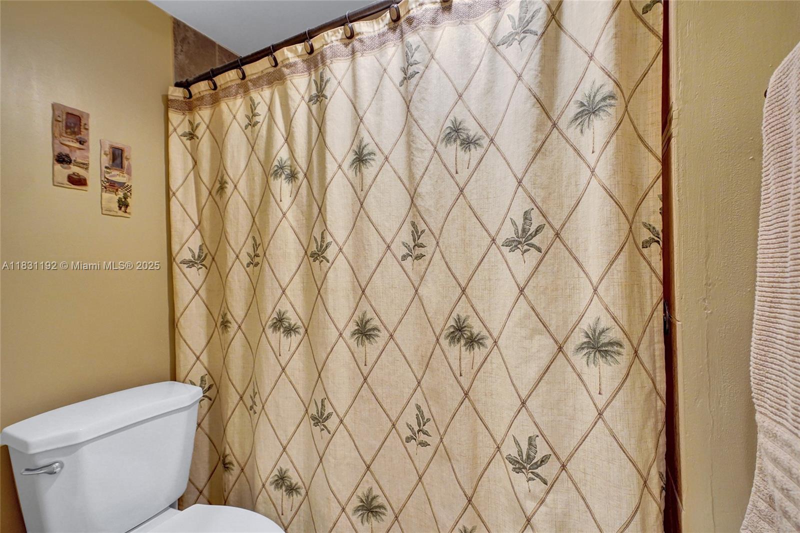 ELEUTHERA VILLAGE E CONDO - Residential