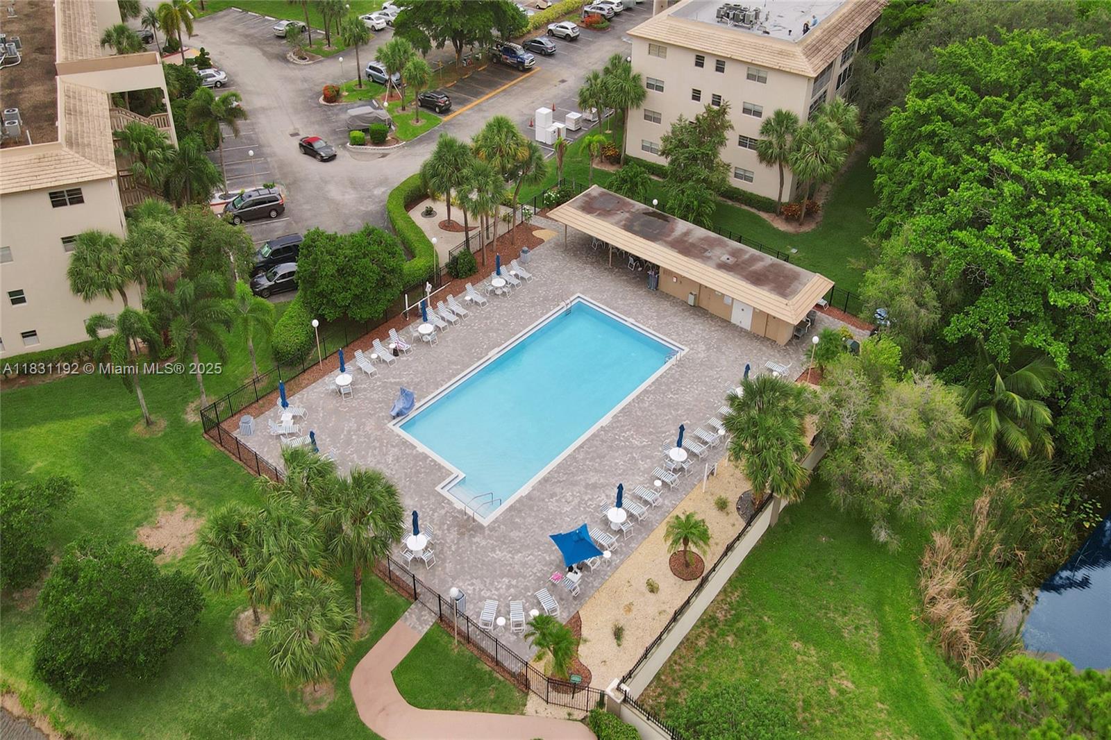 ELEUTHERA VILLAGE E CONDO - Residential