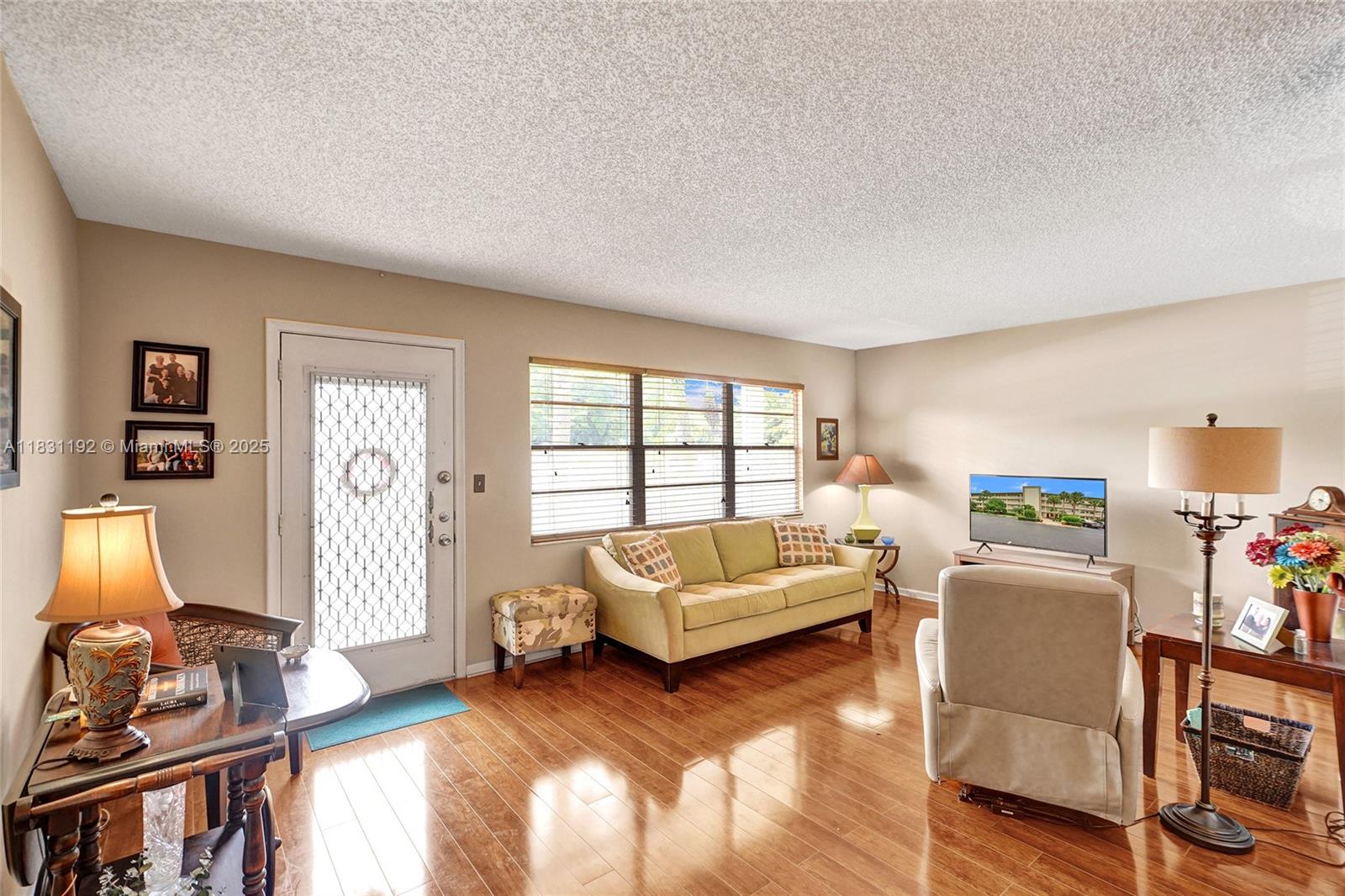 ELEUTHERA VILLAGE E CONDO - Residential