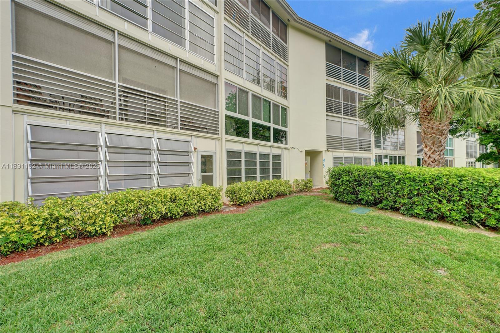 ELEUTHERA VILLAGE E CONDO - Residential