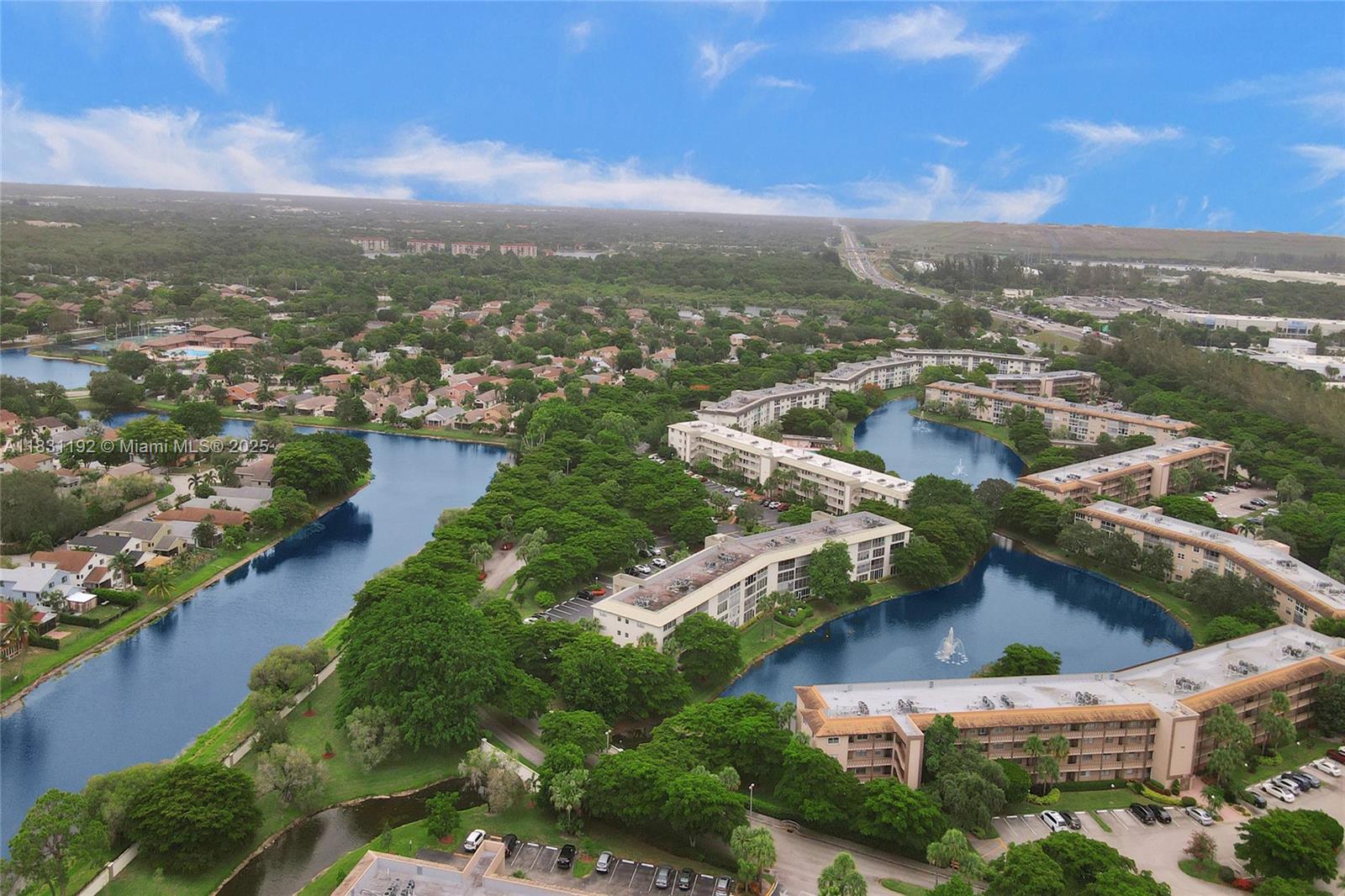 ELEUTHERA VILLAGE E CONDO - Residential