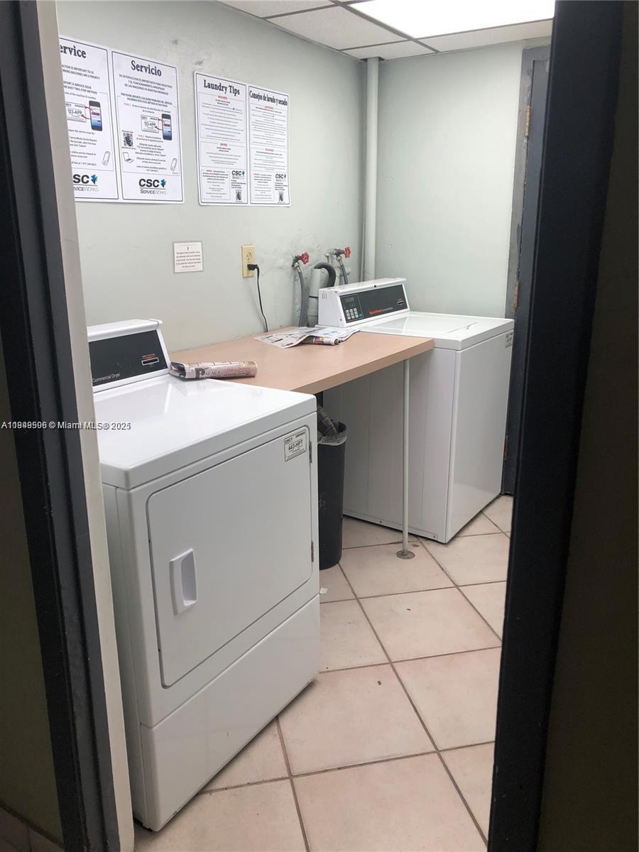 SANTA MONICA CONDOMINIUM - Residential