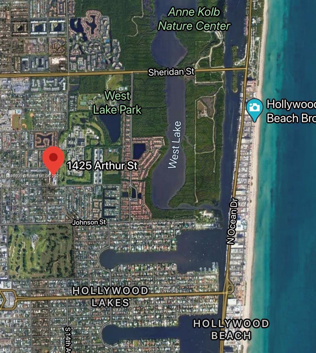 SANTA MONICA CONDOMINIUM - Residential