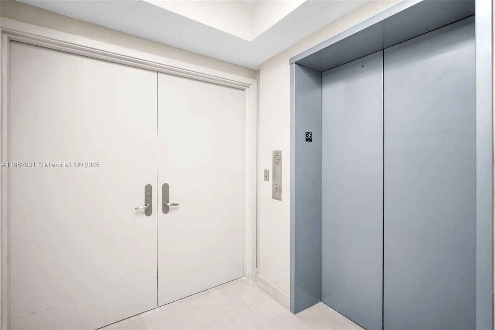 Miami, Florida 33131, United States, 2 Bedrooms Bedrooms, ,3 BathroomsBathrooms,Residential,Active,185880