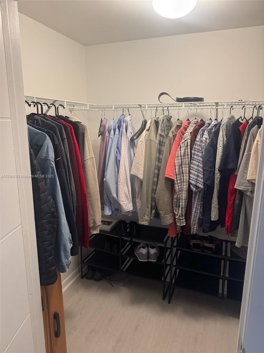 VIZCAYNE SOUTH CONDO - Residential