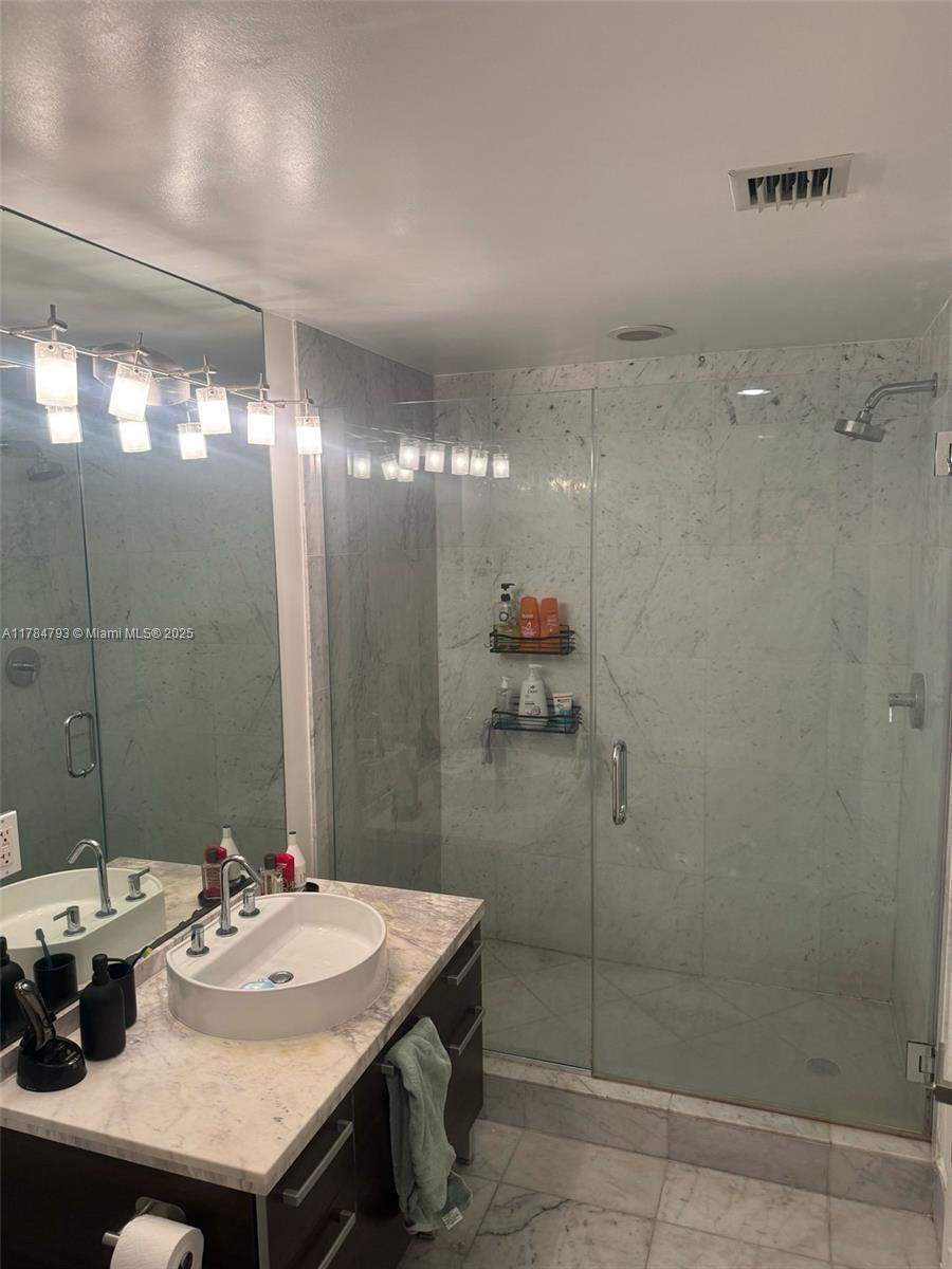 253 NE 2nd St 1406