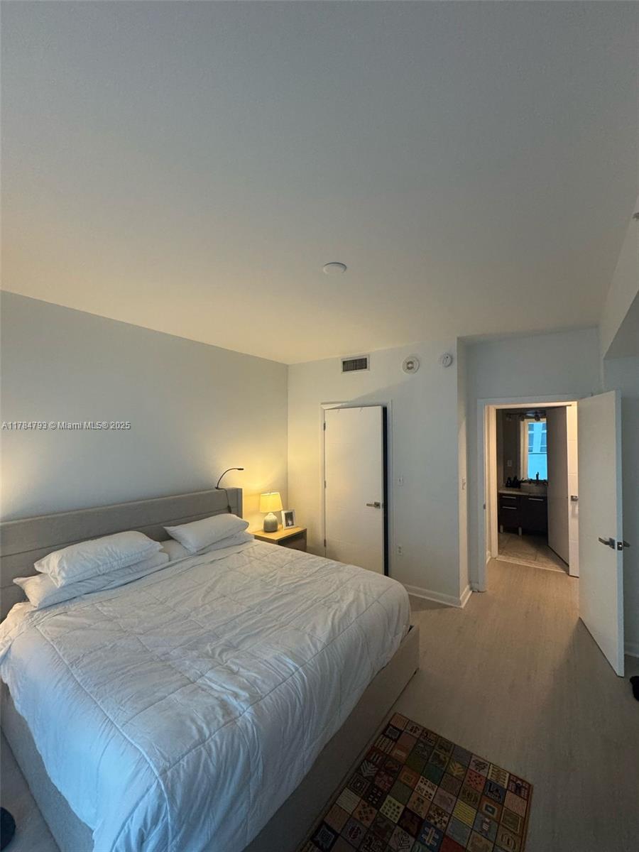 VIZCAYNE SOUTH CONDO - Residential