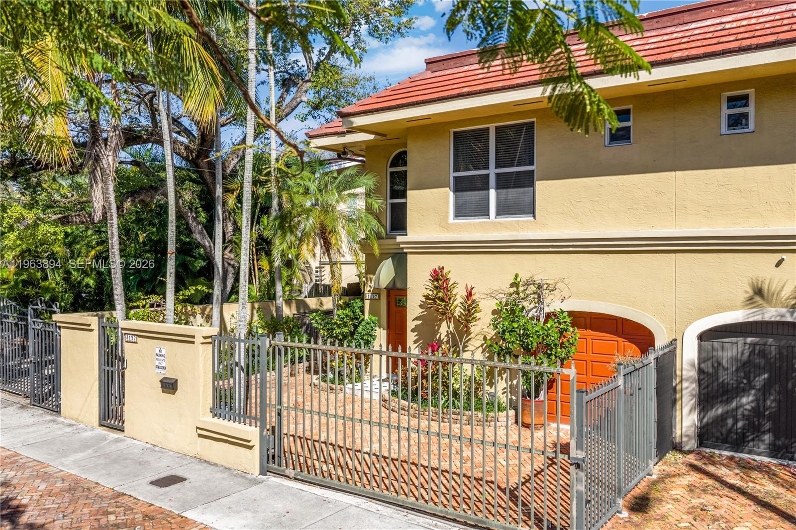 H R PEACOCKS SUB PENT HOM - Residential