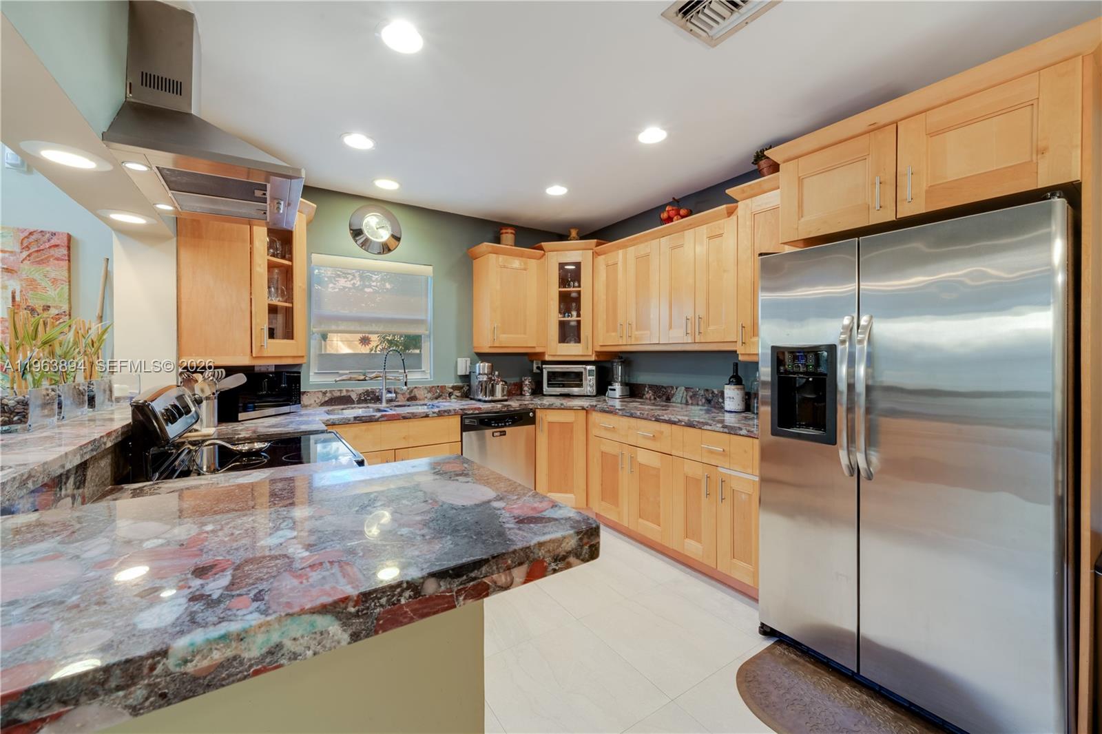 H R PEACOCKS SUB PENT HOM - Residential