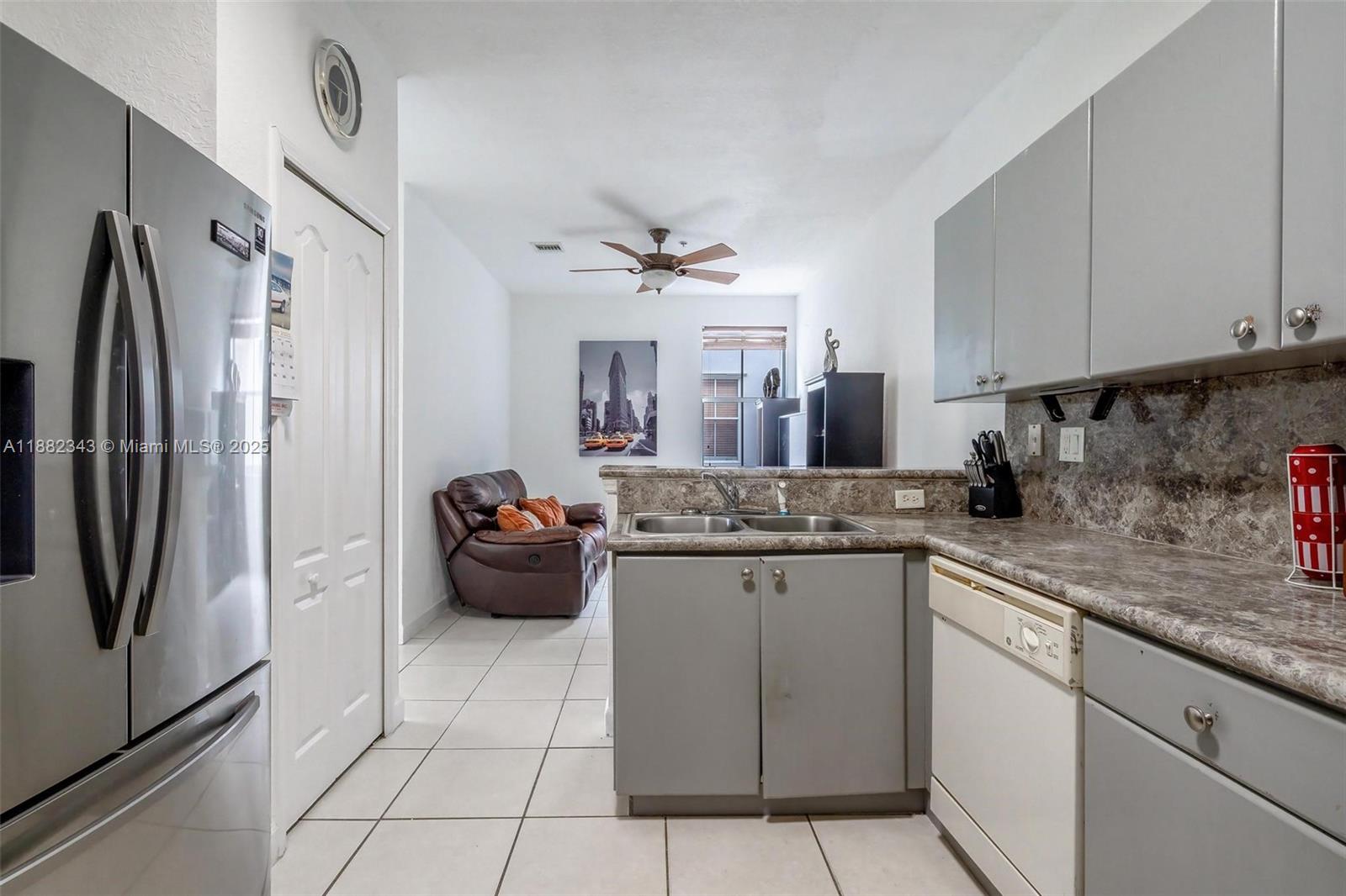 COURTYARDS FOUR CONDO - Residential