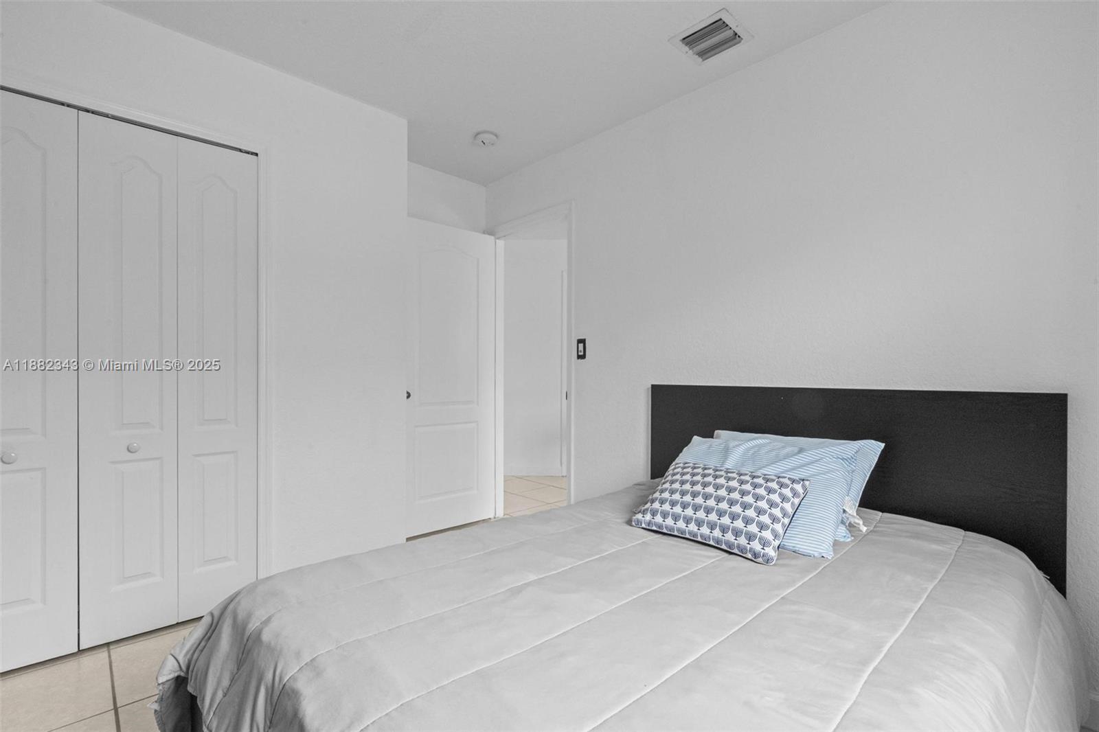 COURTYARDS FOUR CONDO - Residential