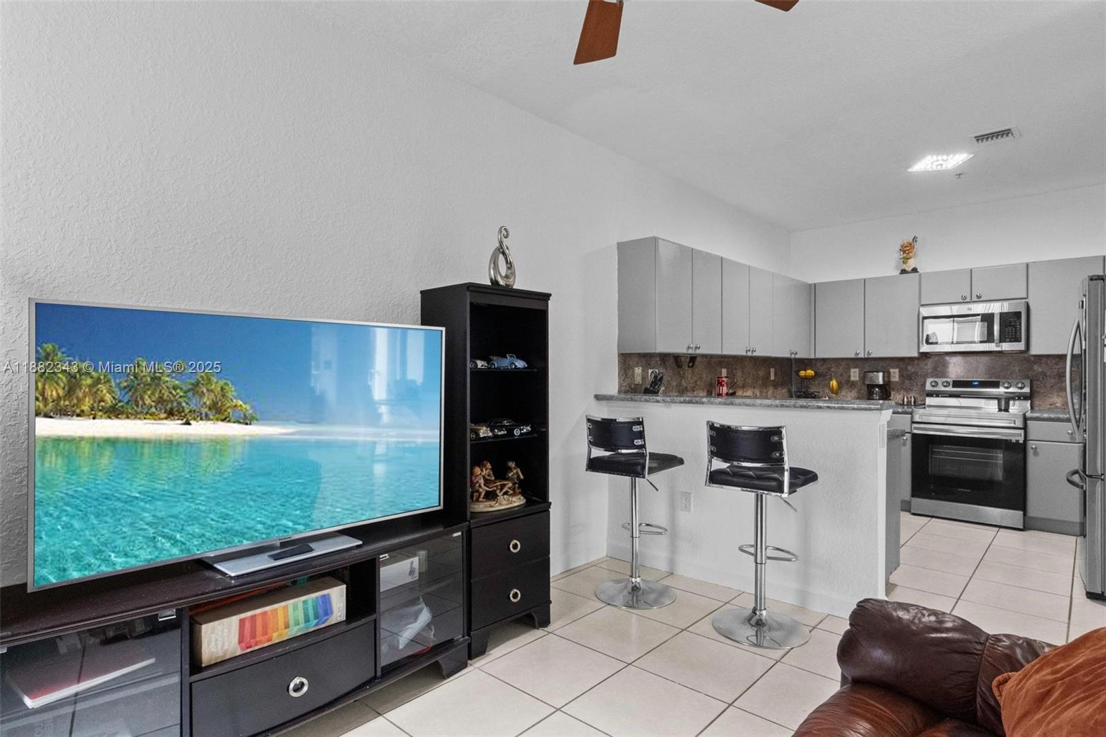 COURTYARDS FOUR CONDO - Residential