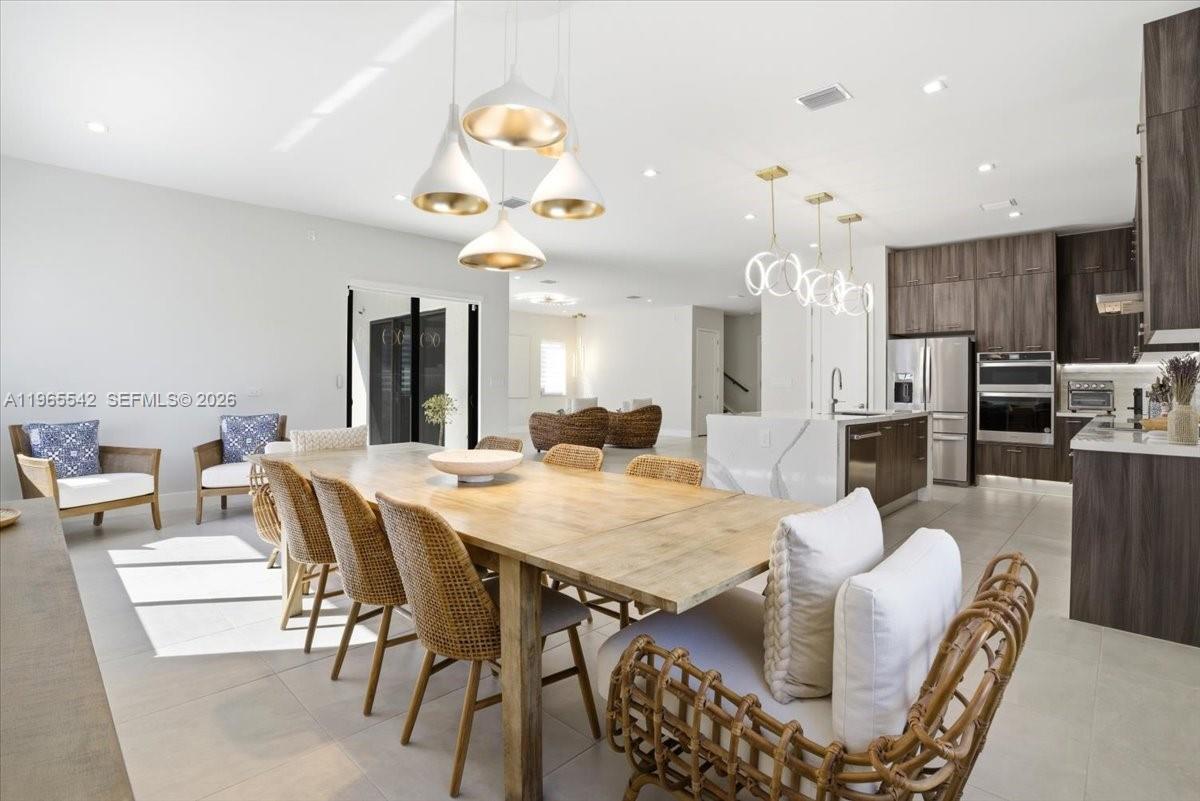 DOWNTOWN DORAL SOUTH PHAS - Residential