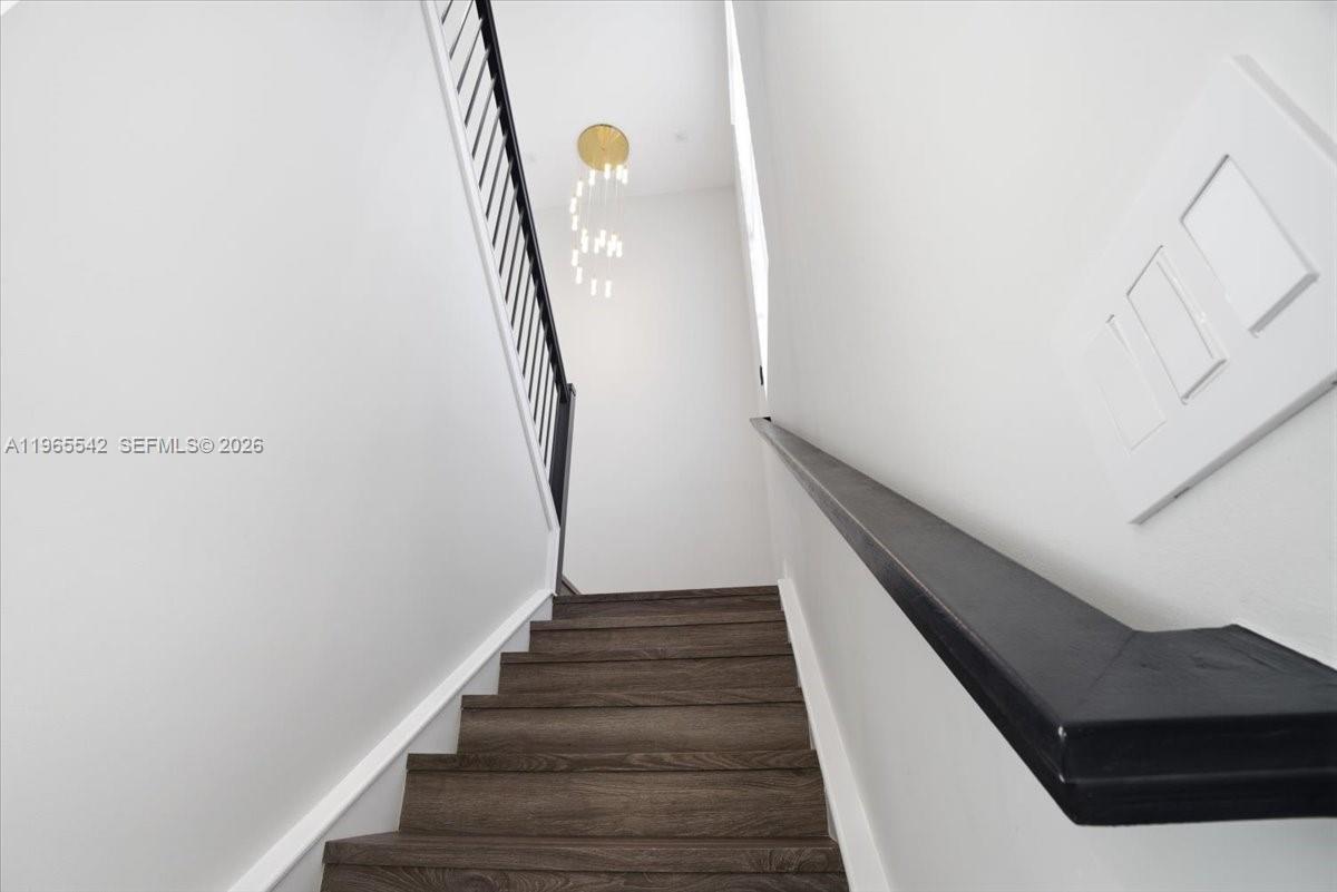 DOWNTOWN DORAL SOUTH PHAS - Residential