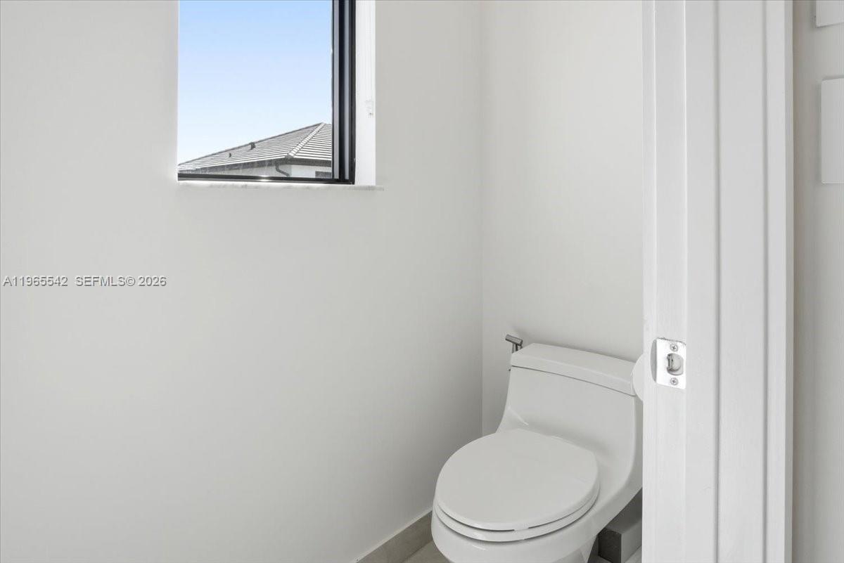 DOWNTOWN DORAL SOUTH PHAS - Residential