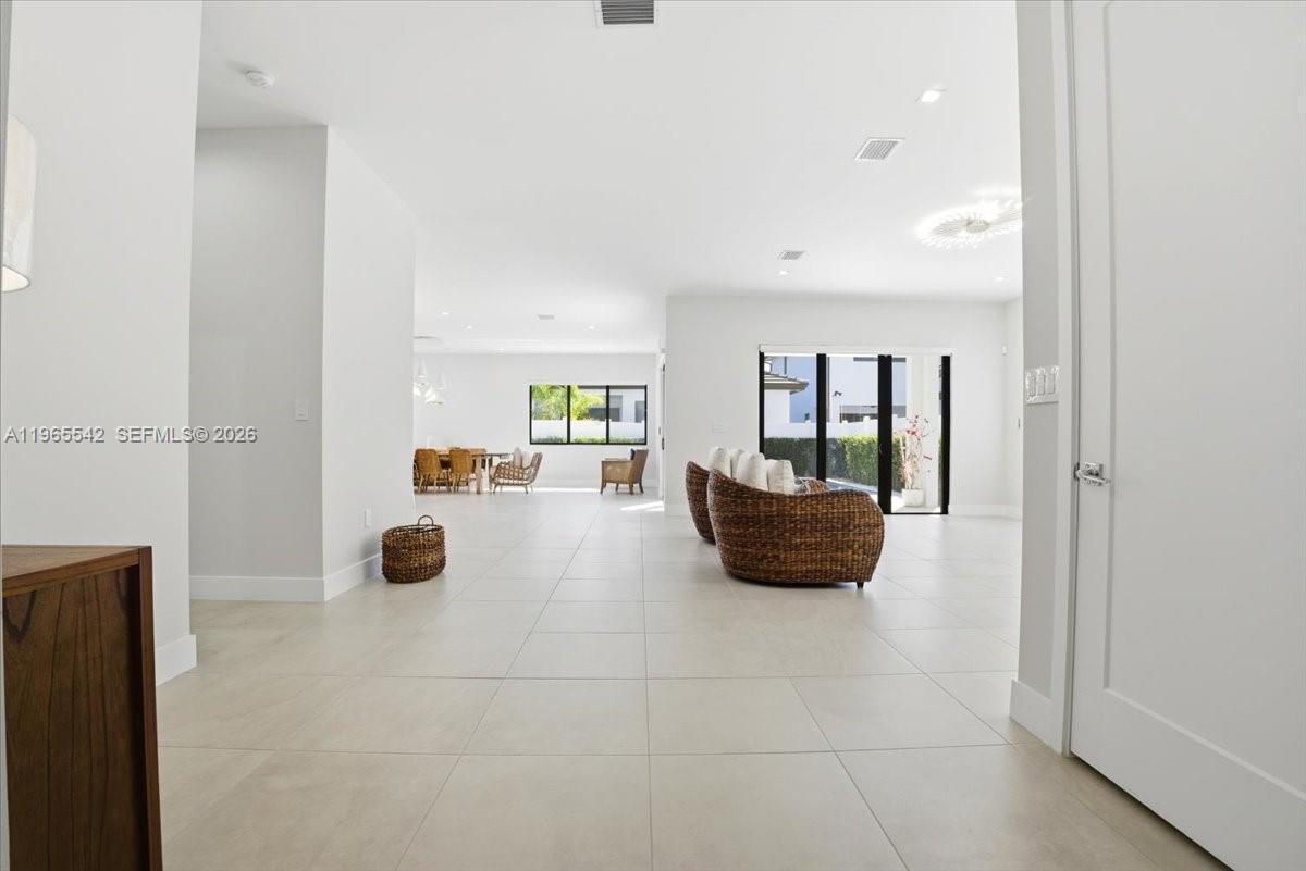 DOWNTOWN DORAL SOUTH PHAS - Residential