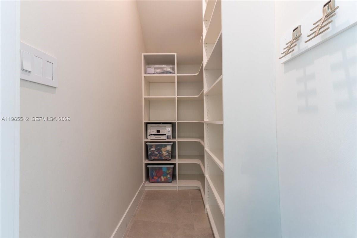 DOWNTOWN DORAL SOUTH PHAS - Residential