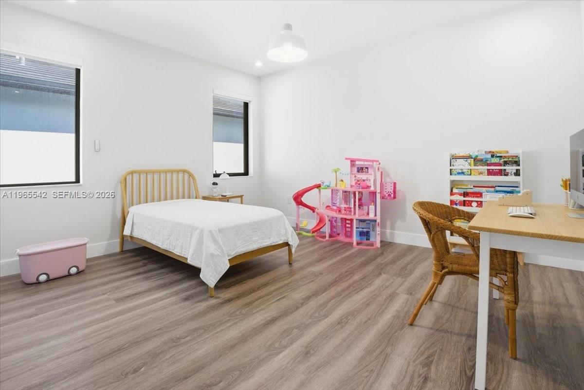 DOWNTOWN DORAL SOUTH PHAS - Residential