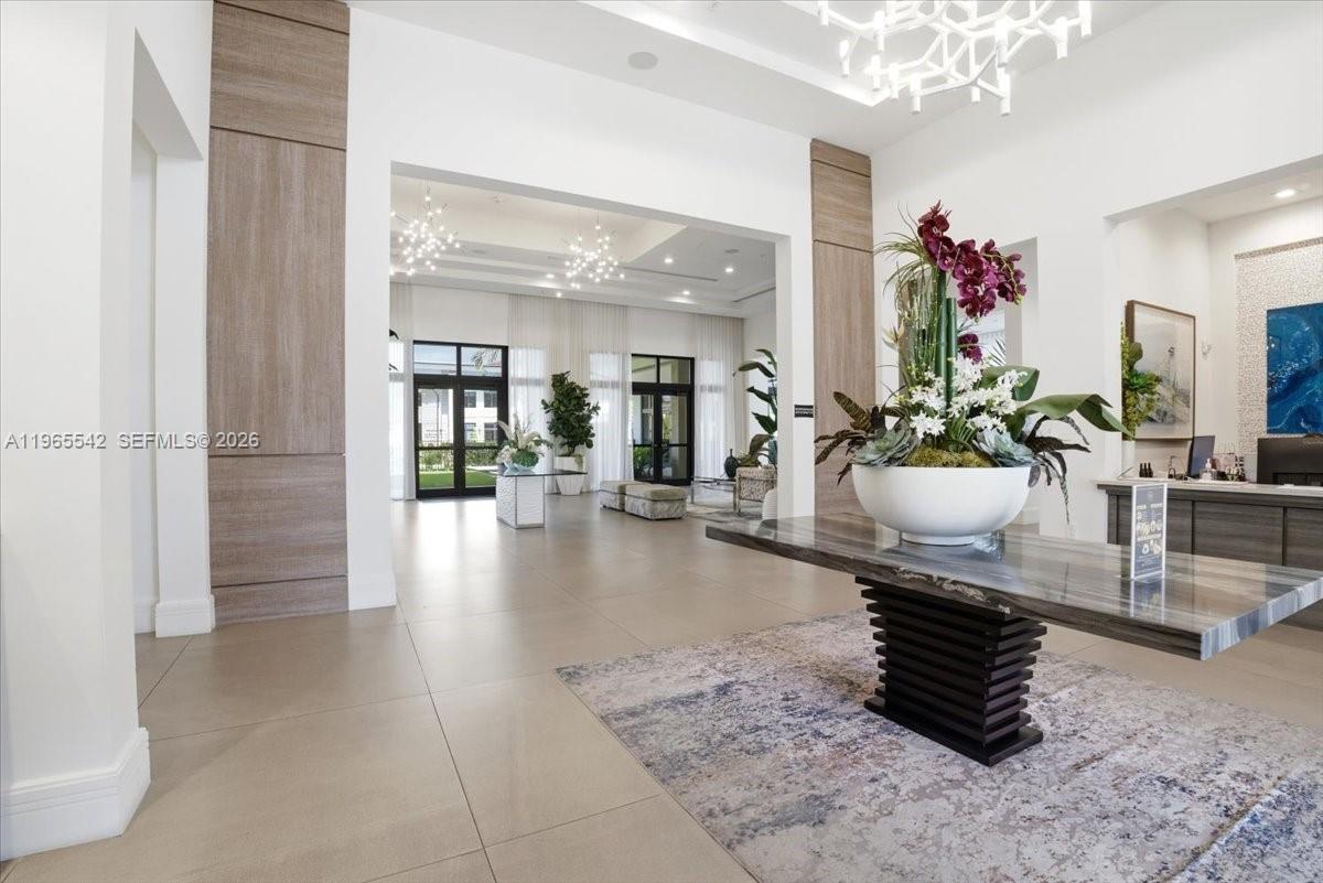 DOWNTOWN DORAL SOUTH PHAS - Residential