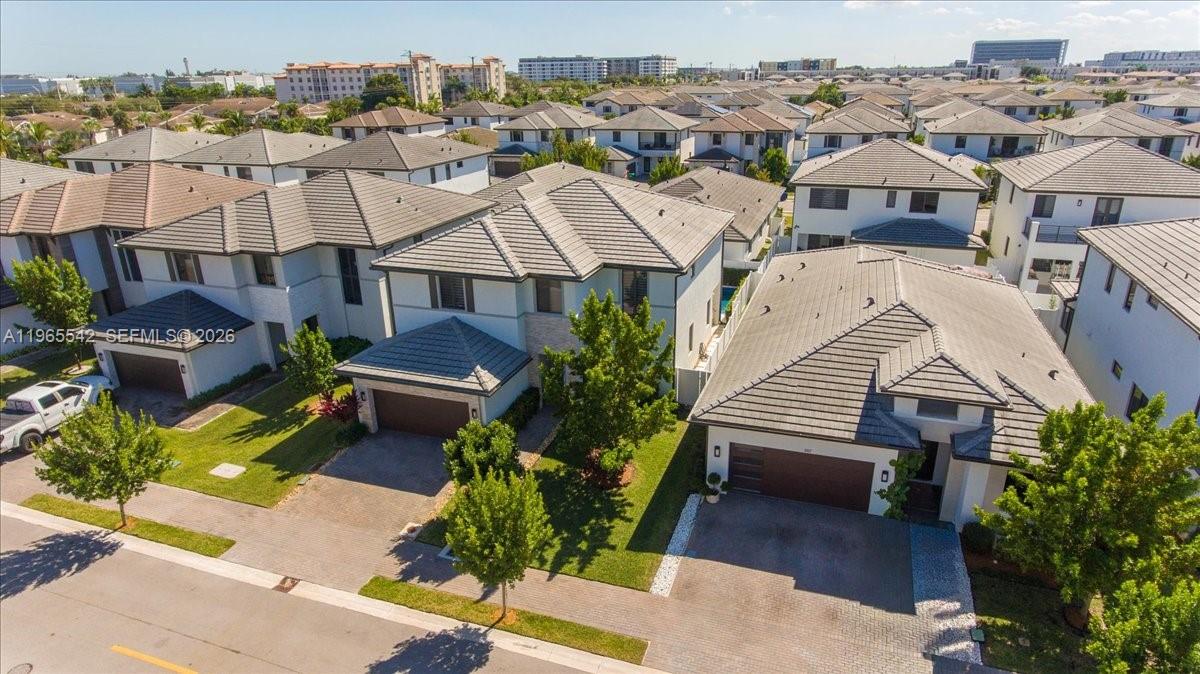 DOWNTOWN DORAL SOUTH PHAS - Residential