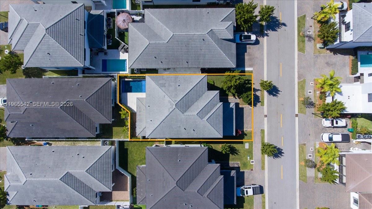 DOWNTOWN DORAL SOUTH PHAS - Residential