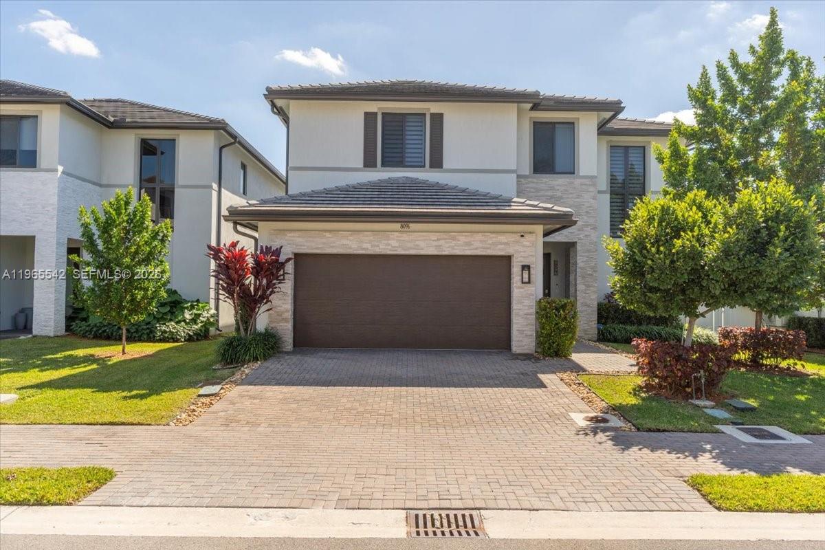 DOWNTOWN DORAL SOUTH PHAS - Residential